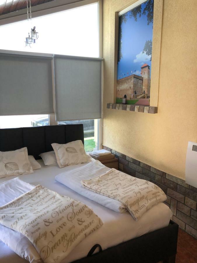Regina Delux Apartman Gyula Exterior photo